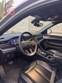 جیپ گراند شیرۆکی